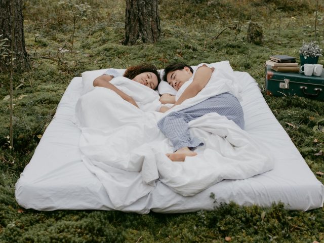 Dormir séparément : le secret pour raviver votre couple ?